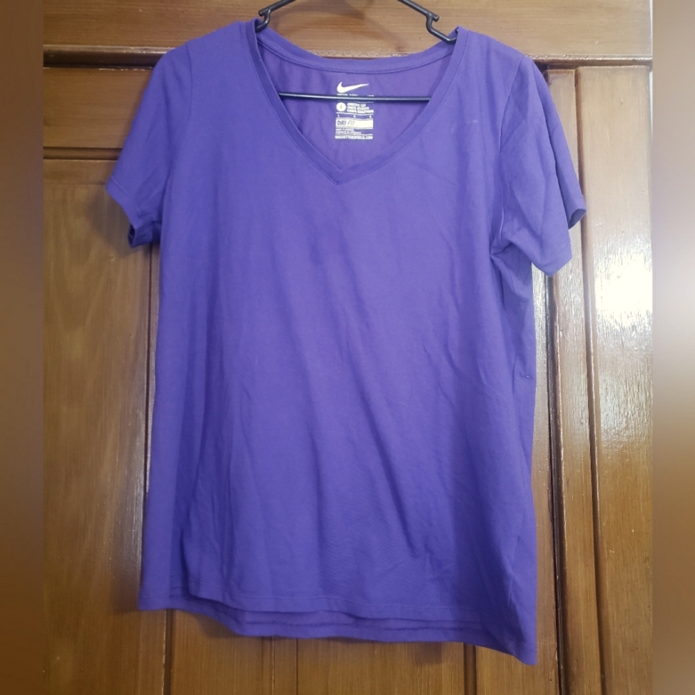 The Nike Tee Large Purple Athletic Cut